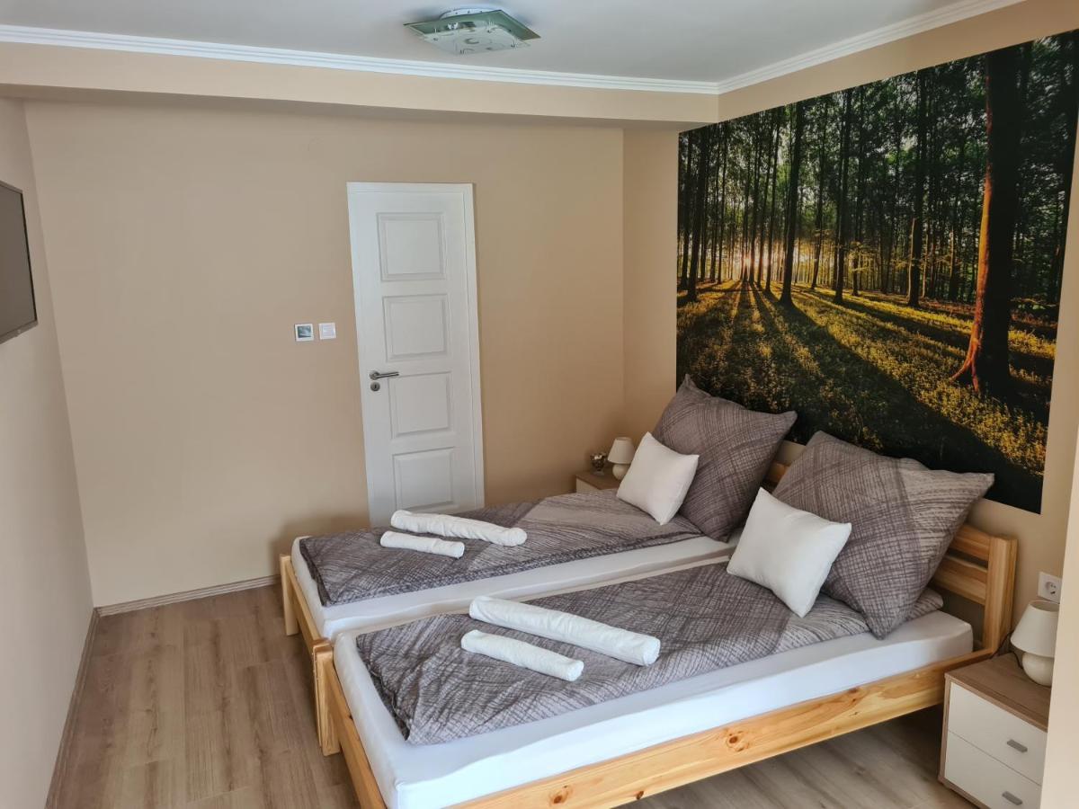 Napfeny Apartman Makó Buitenkant foto