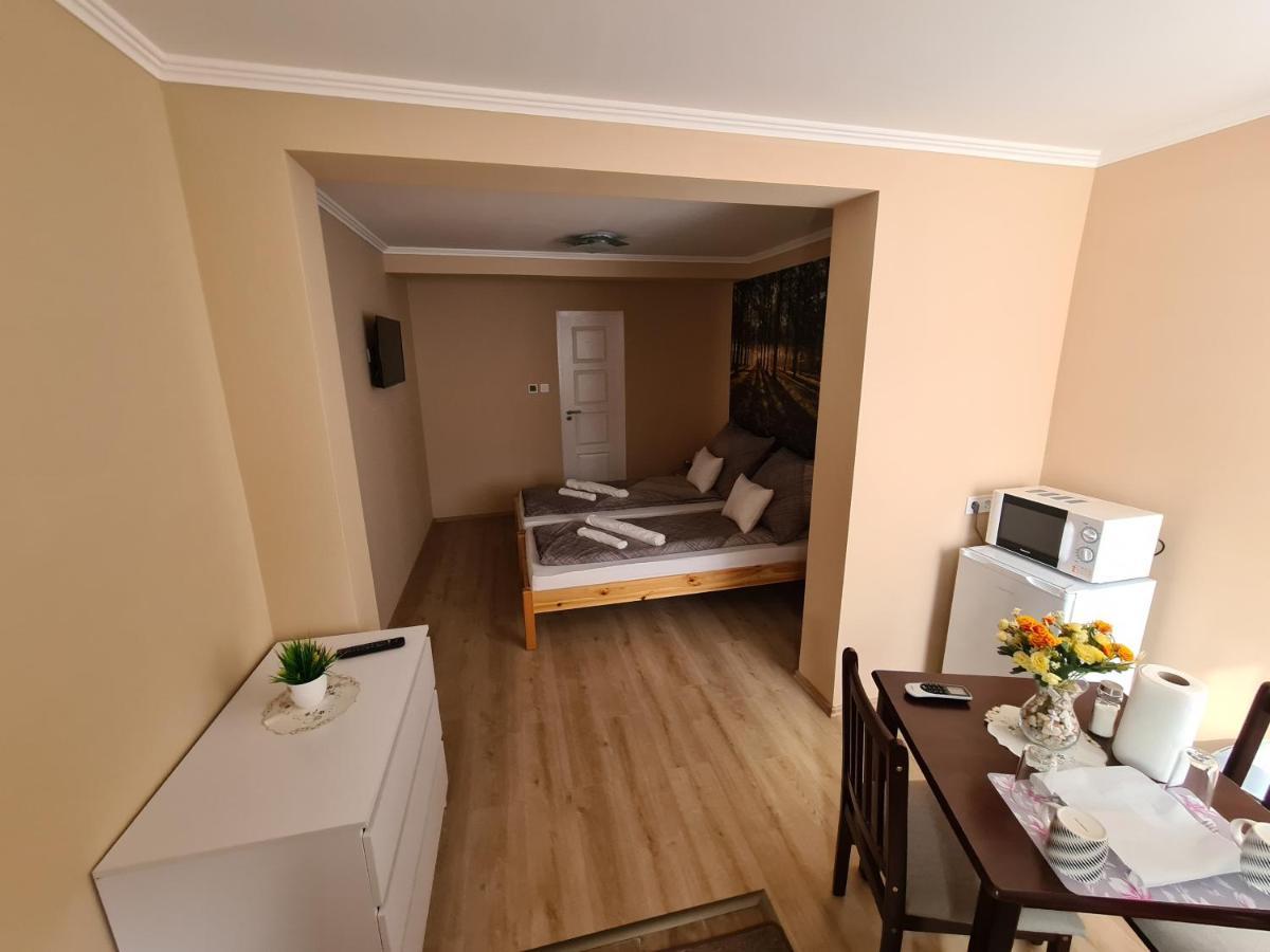 Napfeny Apartman Makó Buitenkant foto